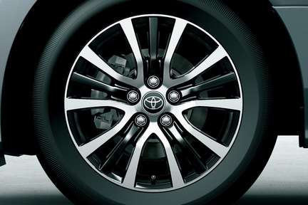 215/60R17 96Hスチールラジアルタイヤ(17×7J切削光輝アルミホイール)&センターオーナメント