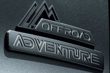 “OFFROAD package”専用リヤマーク(マットブラック)