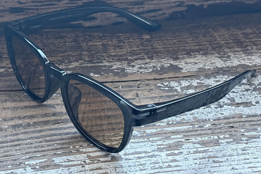 【鯖江製】トヨタ アップサイクル サングラス 偏光調光レンズ（新品未使用） UPCYCLEサングラス | トヨタカローラ香川株式会社