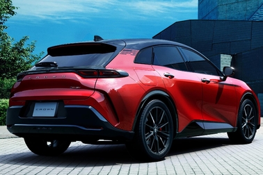 【モデル入り素材】SPORT RS（2.5Lプラグインハイブリッド車）