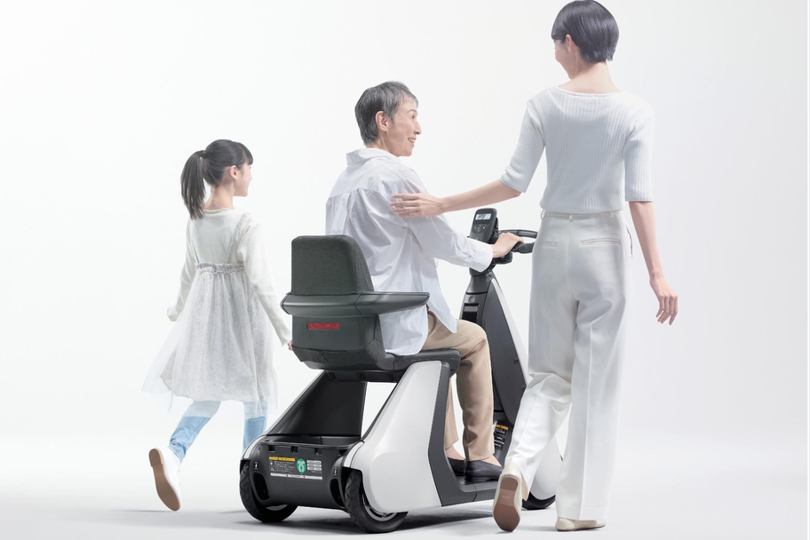 【モデル入り素材】C+walk S “Safety support”