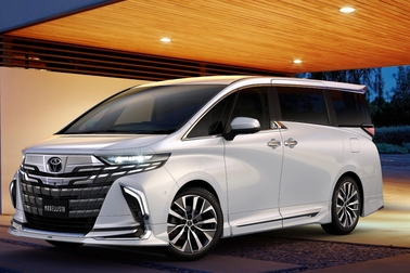 Executive Lounge（ハイブリッド・2WD）